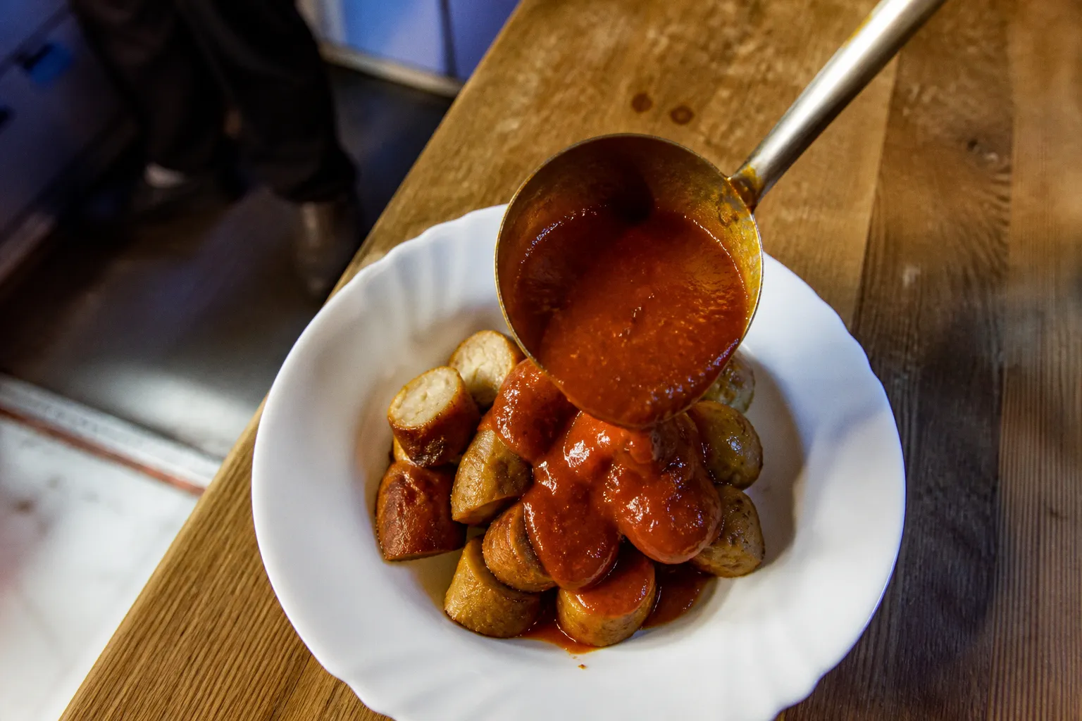 Currywurst-Sauce: Zubereitung in vier Schritten